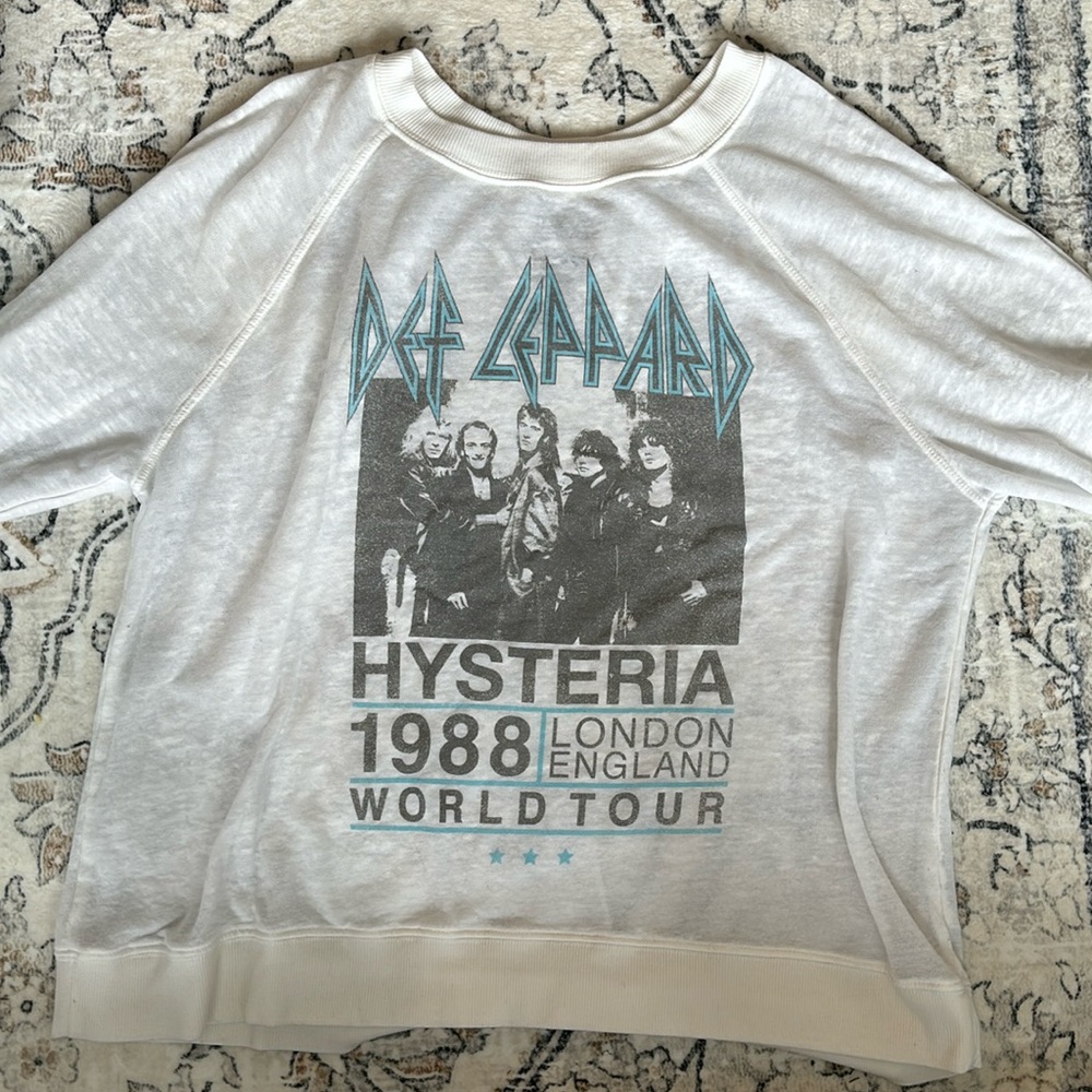 Def Leppard graphic long sleeve